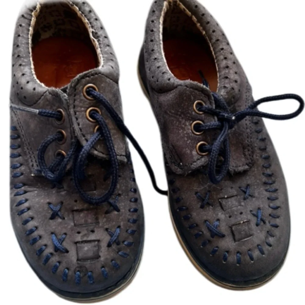 Stylish Kids Shoes in Blue Suede Leather size 6.5-7 us